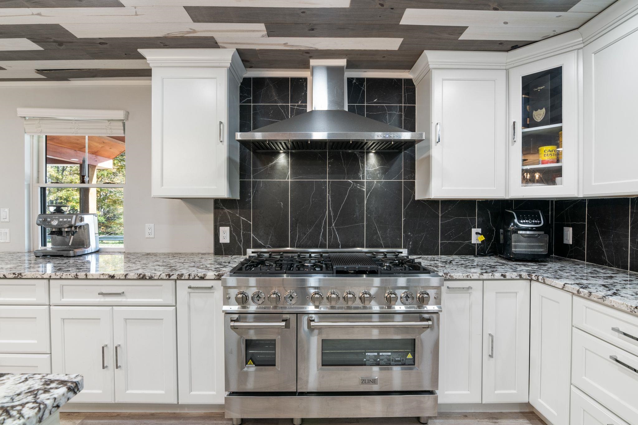 636 Tunnel Street Readsboro, VT 05350 - Photo 3 of 37