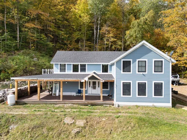 $499,999 | 636 Tunnel Street, Readsboro, VT 05350