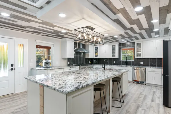 $499,999 | 636 Tunnel Street, Readsboro, VT 05350