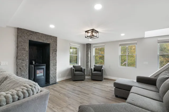 $529,999 | 636 Tunnel Street, Readsboro, VT 05350