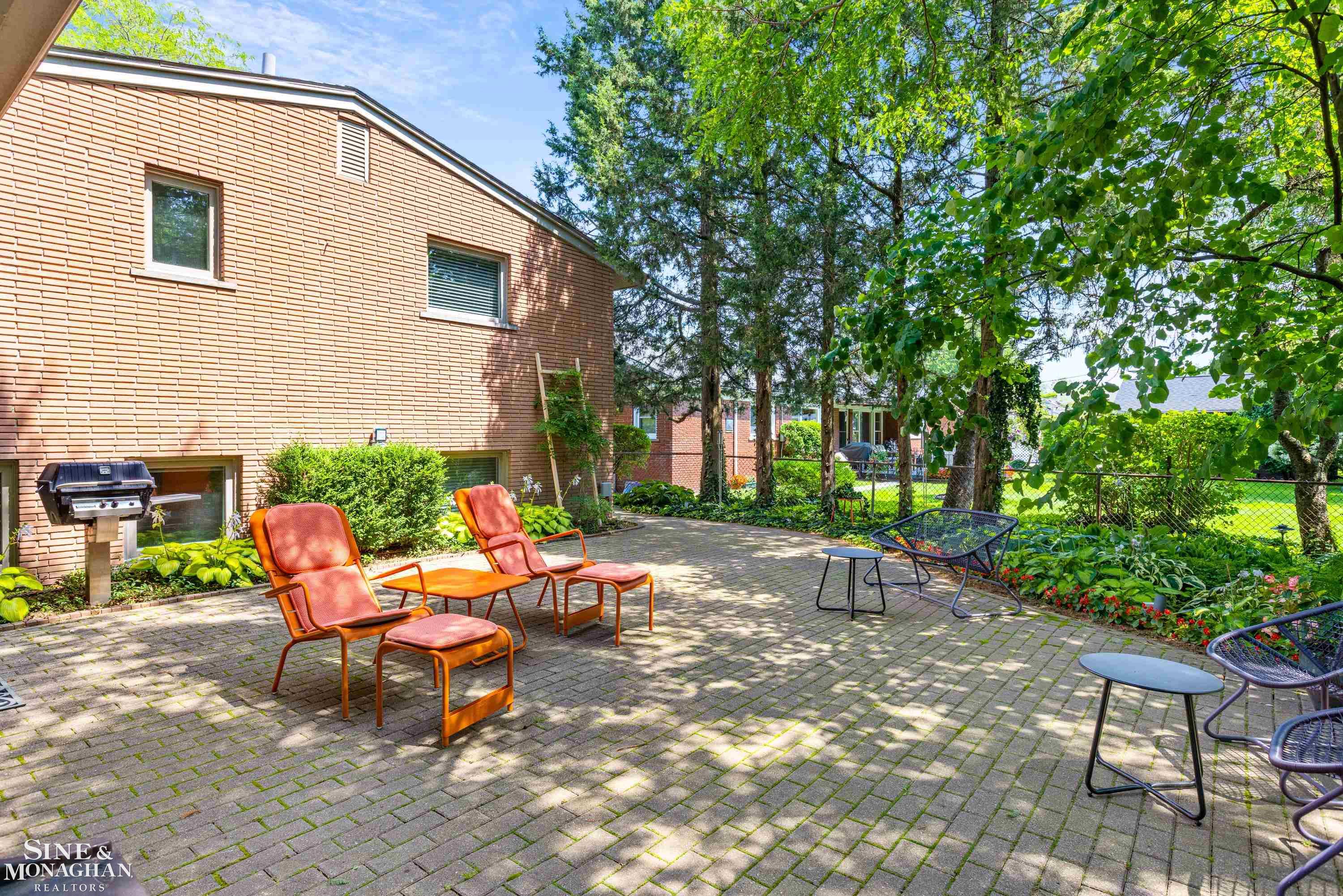 73 Hampton Road Grosse Pointe, MI 48236 - Photo 42 of 48 50120168-41.JPG