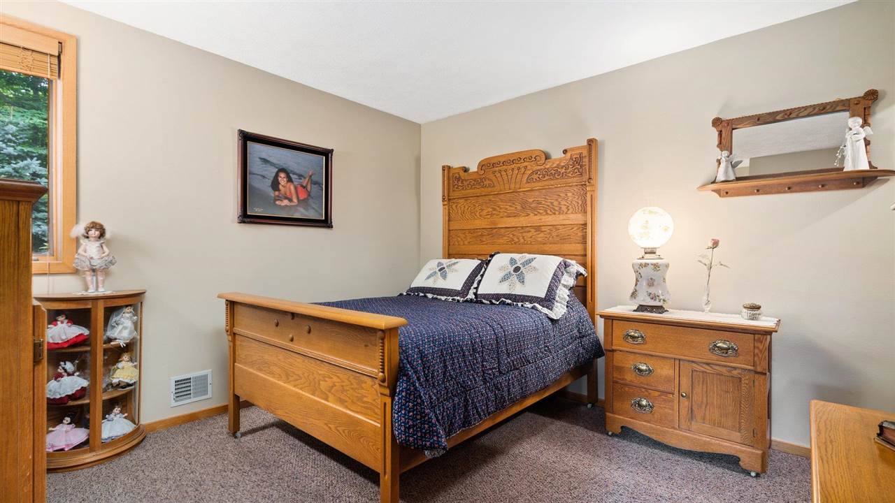 7710 Forest Lodge Road Traverse City, MI 49685 - Photo 41 of 88 1891618-40.JPG