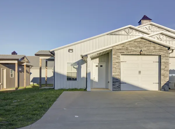 $1,370 | 188 Bainbridge Drive, Unit A, Clarksville, TN 37043