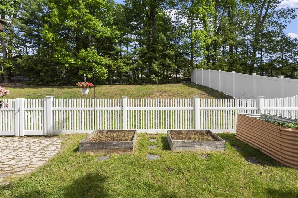 6 Edith Road Hudson, MA 01749 - Photo 2 of 30