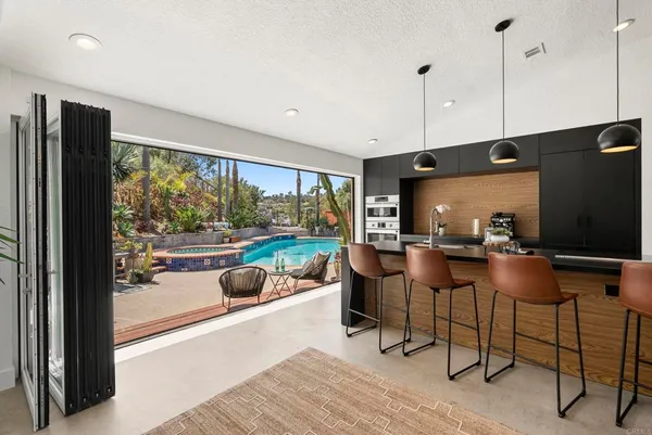 $2,049,000 | 1609 Honeysuckle Court, Encinitas, CA 92024