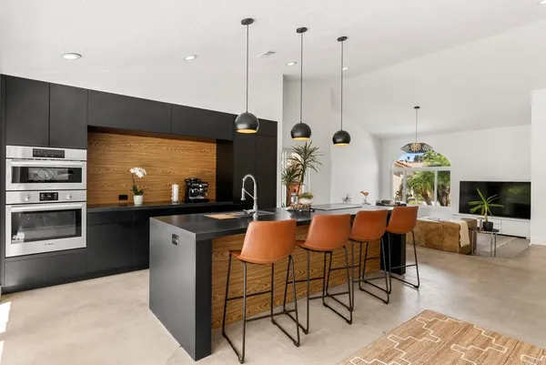 $2,049,000 | 1609 Honeysuckle Court, Encinitas, CA 92024