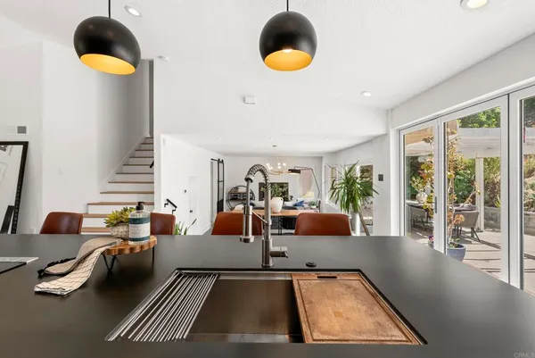 $2,049,000 | 1609 Honeysuckle Court, Encinitas, CA 92024