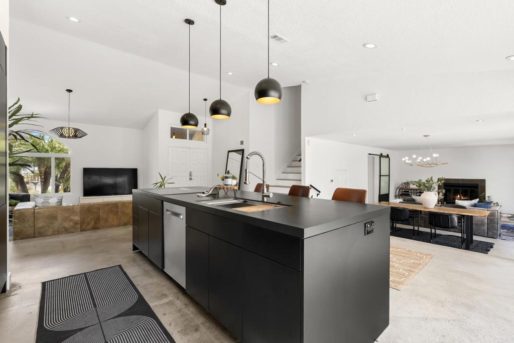 1609 Honeysuckle Court Encinitas, CA 92024 - Photo 2 of 41