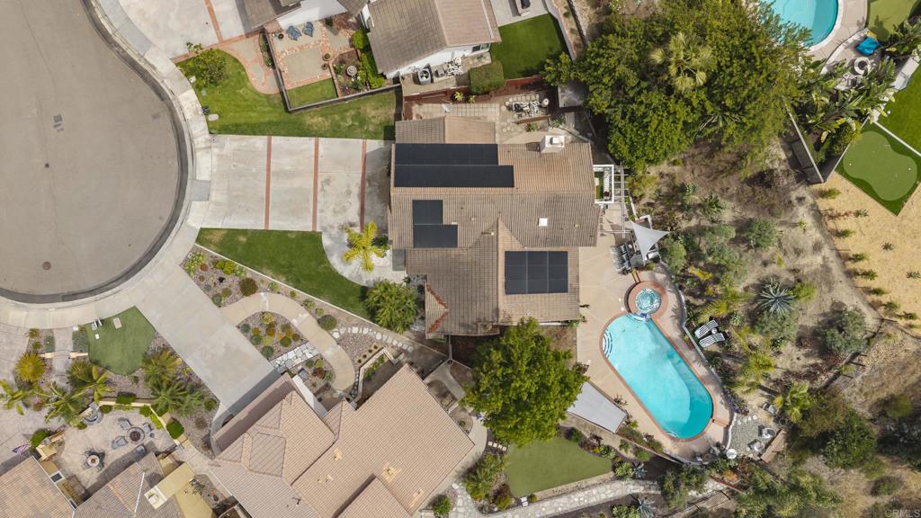 1609 Honeysuckle Court Encinitas, CA 92024 - Photo 3 of 41