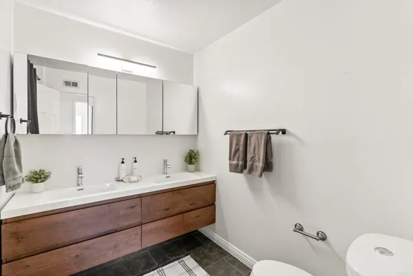 $2,049,000 | 1609 Honeysuckle Court, Encinitas, CA 92024