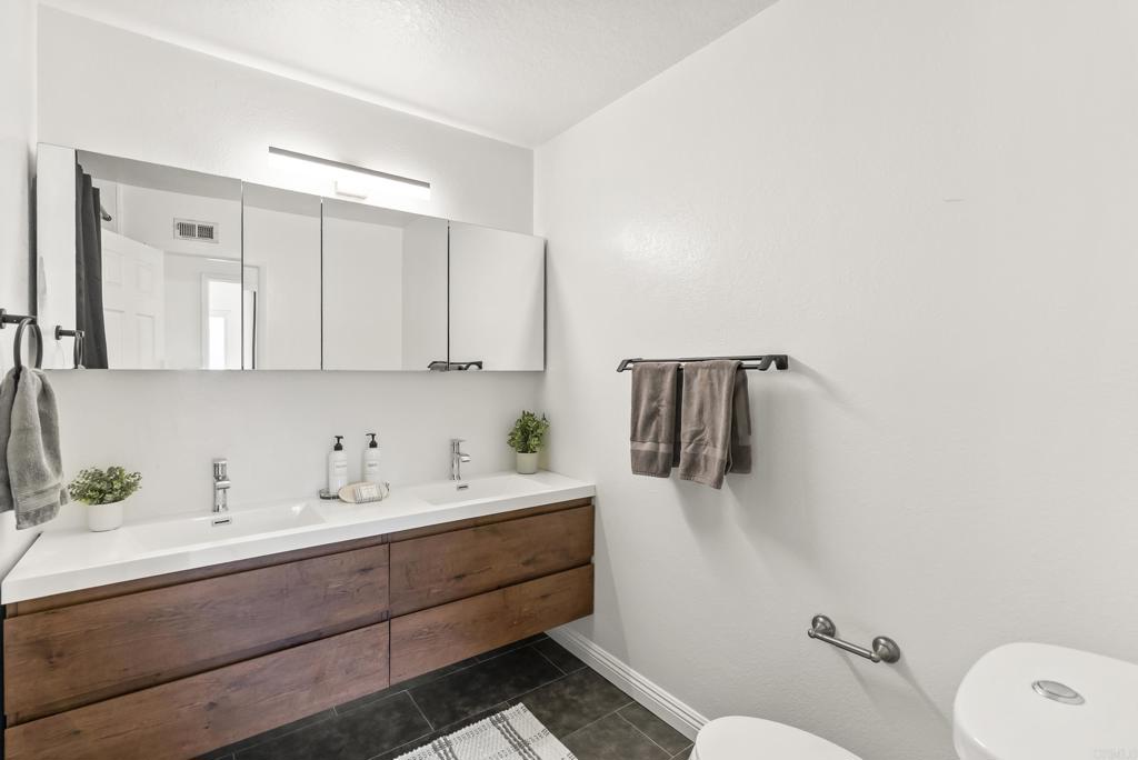 1609 Honeysuckle Court Encinitas, CA 92024 - Photo 34 of 41