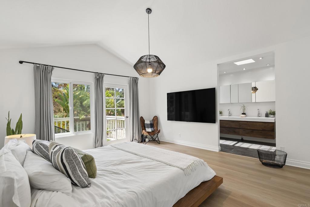 1609 Honeysuckle Court Encinitas, CA 92024 - Photo 4 of 41