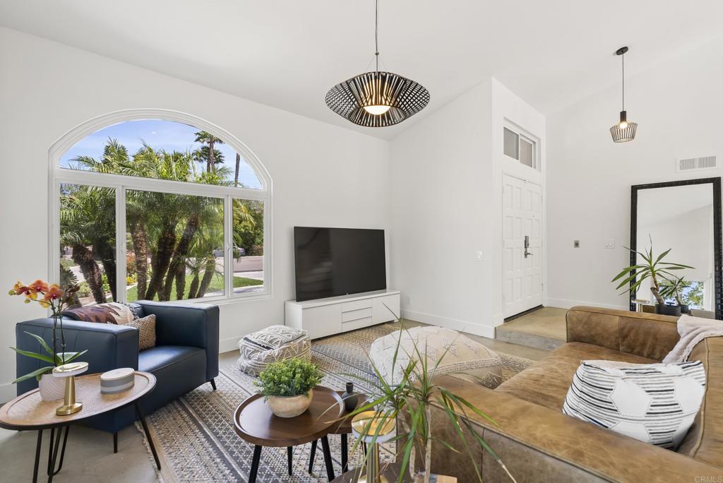 1609 Honeysuckle Court Encinitas, CA 92024 - Photo 5 of 41