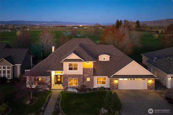 $899,950 | 2205 South 88th Avenue, Yakima, WA 98903