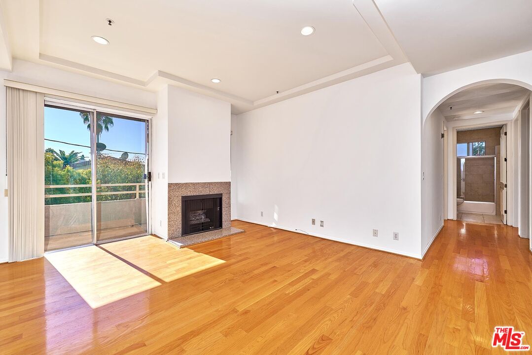 5050 West Maplewood Avenue, Unit 206 Los Angeles, CA 90004 - Photo 12 of 45