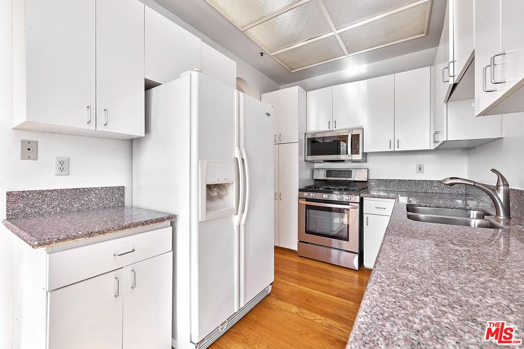 5050 West Maplewood Avenue, Unit 206 Los Angeles, CA 90004 - Photo 18 of 45