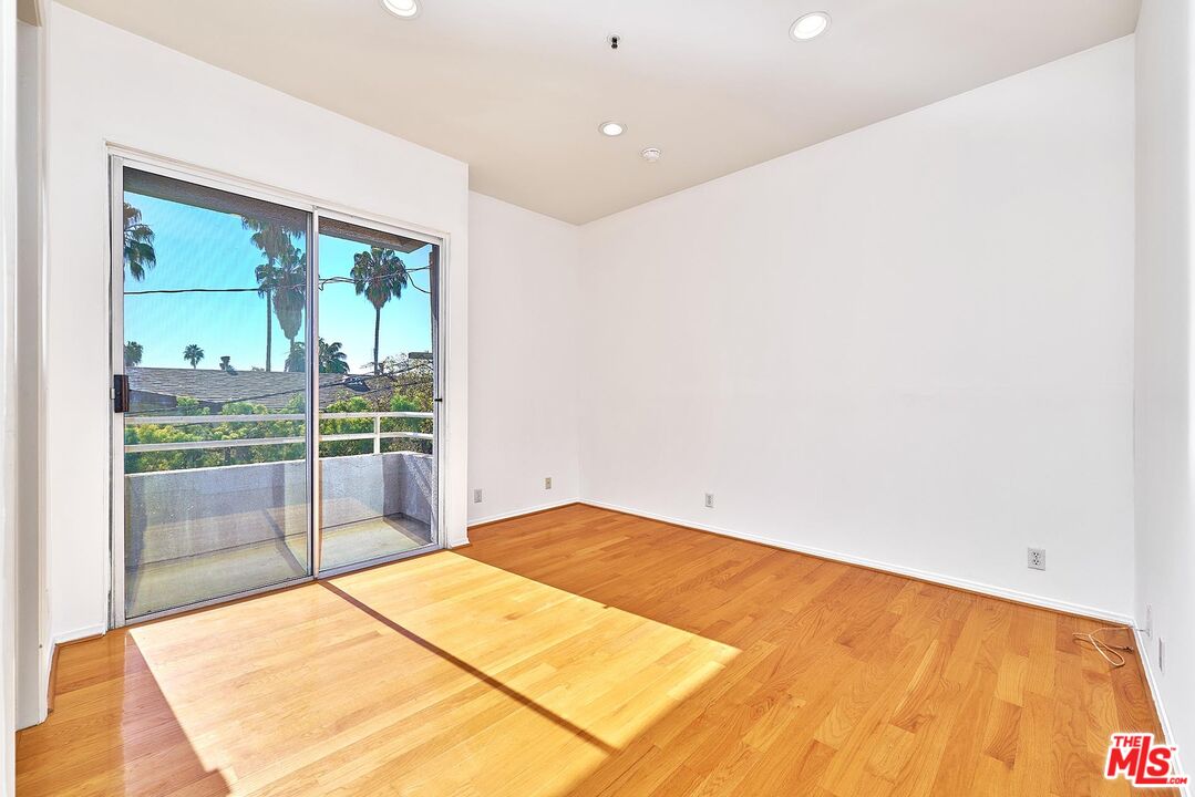 5050 West Maplewood Avenue, Unit 206 Los Angeles, CA 90004 - Photo 23 of 45