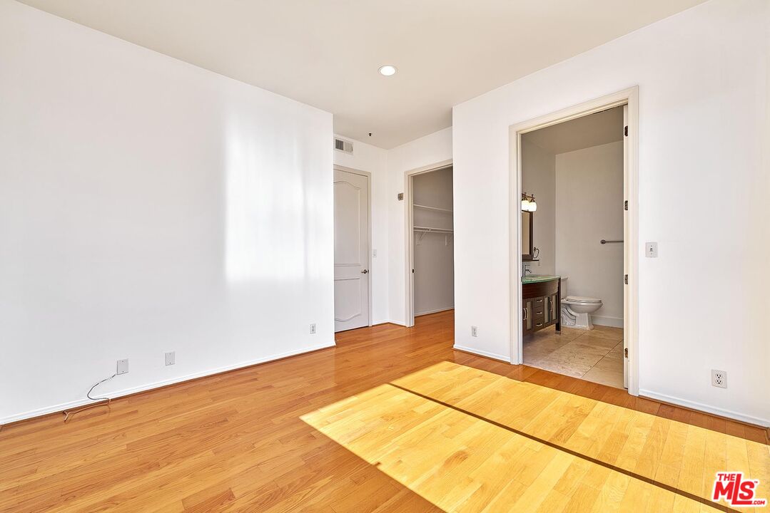 5050 West Maplewood Avenue, Unit 206 Los Angeles, CA 90004 - Photo 24 of 45