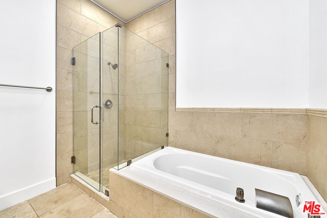 5050 West Maplewood Avenue, Unit 206 Los Angeles, CA 90004 - Photo 26 of 45