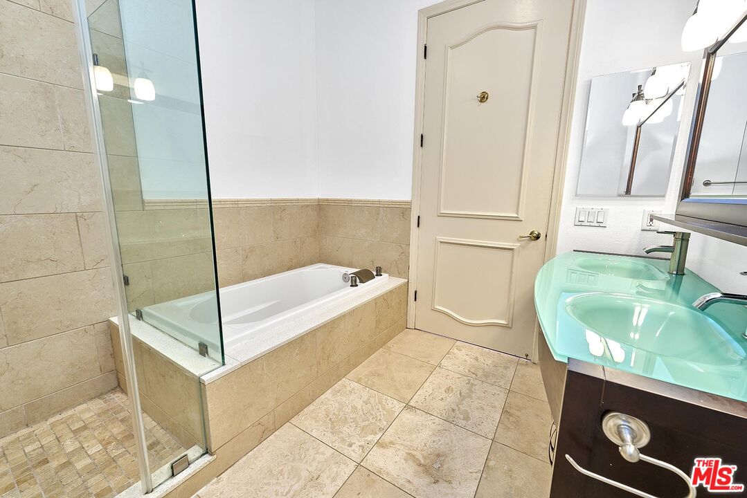 5050 West Maplewood Avenue, Unit 206 Los Angeles, CA 90004 - Photo 27 of 45