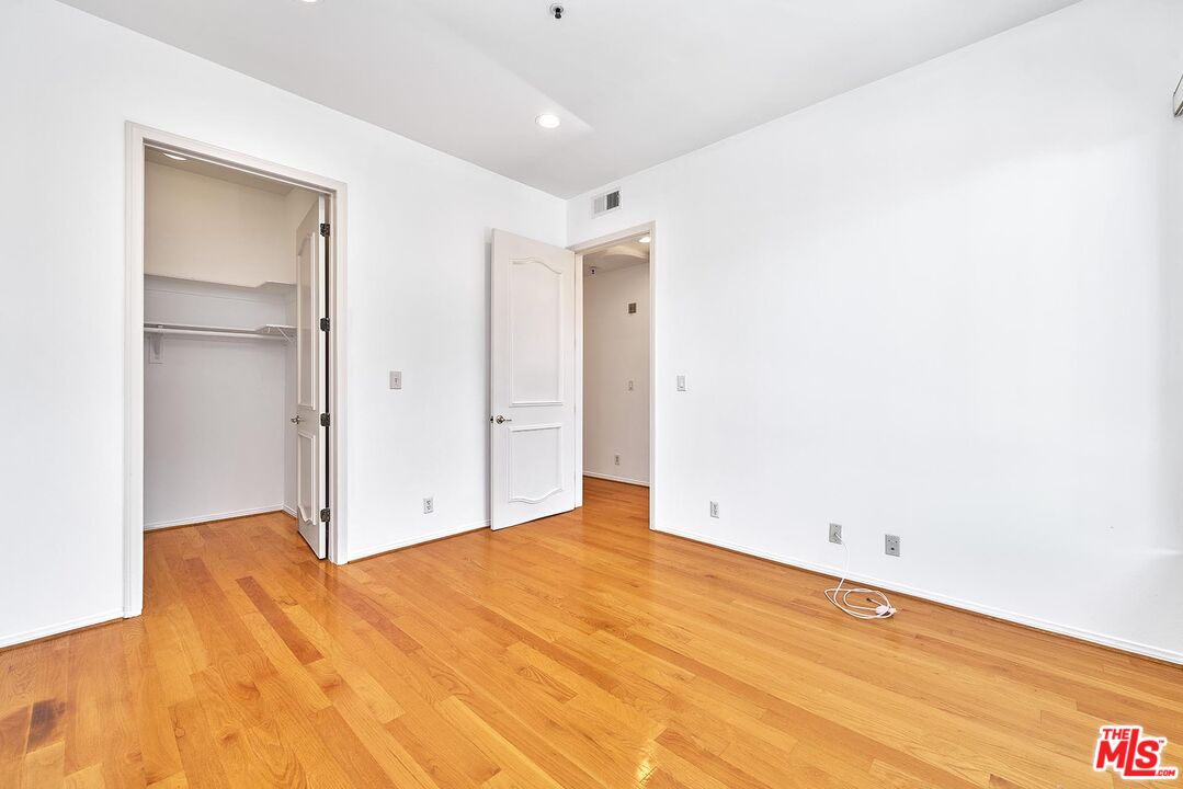 5050 West Maplewood Avenue, Unit 206 Los Angeles, CA 90004 - Photo 31 of 45