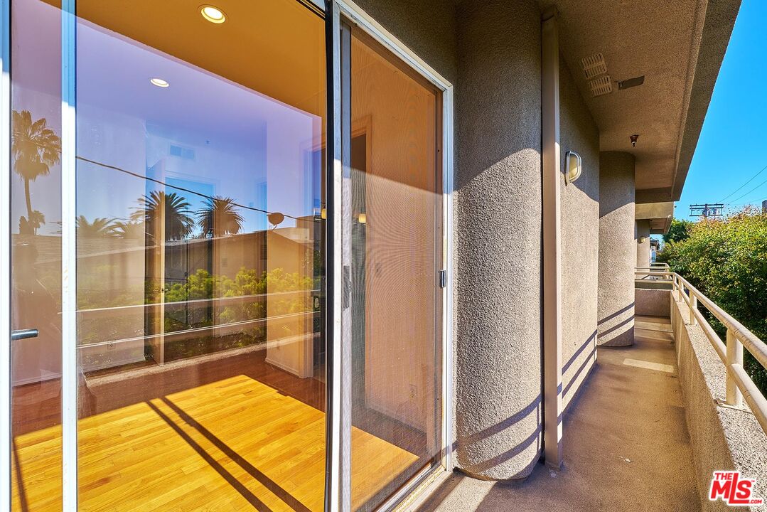 5050 West Maplewood Avenue, Unit 206 Los Angeles, CA 90004 - Photo 34 of 45