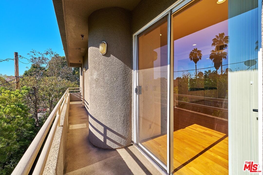 5050 West Maplewood Avenue, Unit 206 Los Angeles, CA 90004 - Photo 37 of 45