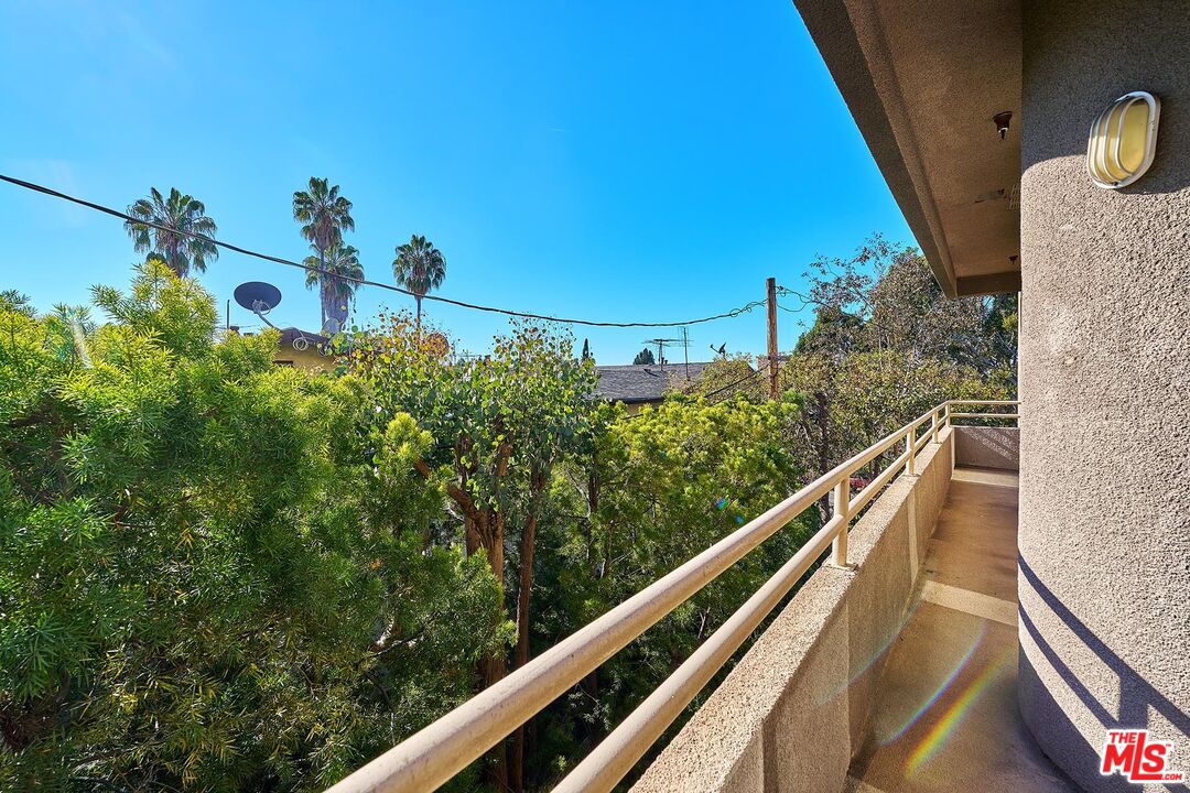 5050 West Maplewood Avenue, Unit 206 Los Angeles, CA 90004 - Photo 38 of 45