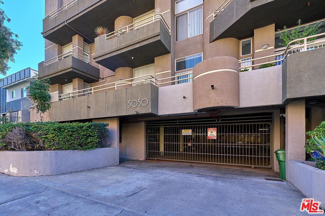 5050 West Maplewood Avenue, Unit 206 Los Angeles, CA 90004 - Photo 42 of 45