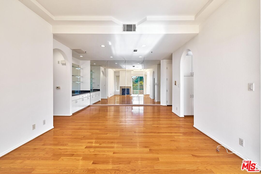 5050 West Maplewood Avenue, Unit 206 Los Angeles, CA 90004 - Photo 8 of 45