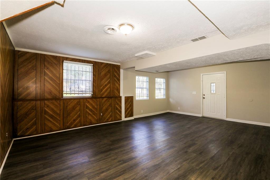 4515 Doral Drive Southwest Atlanta, GA 30331 - Photo 5 of 18