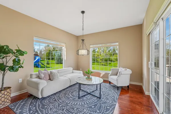 $989,900 | N55W20970 Carters Crossing Circle, Menomonee Falls, WI 53051
