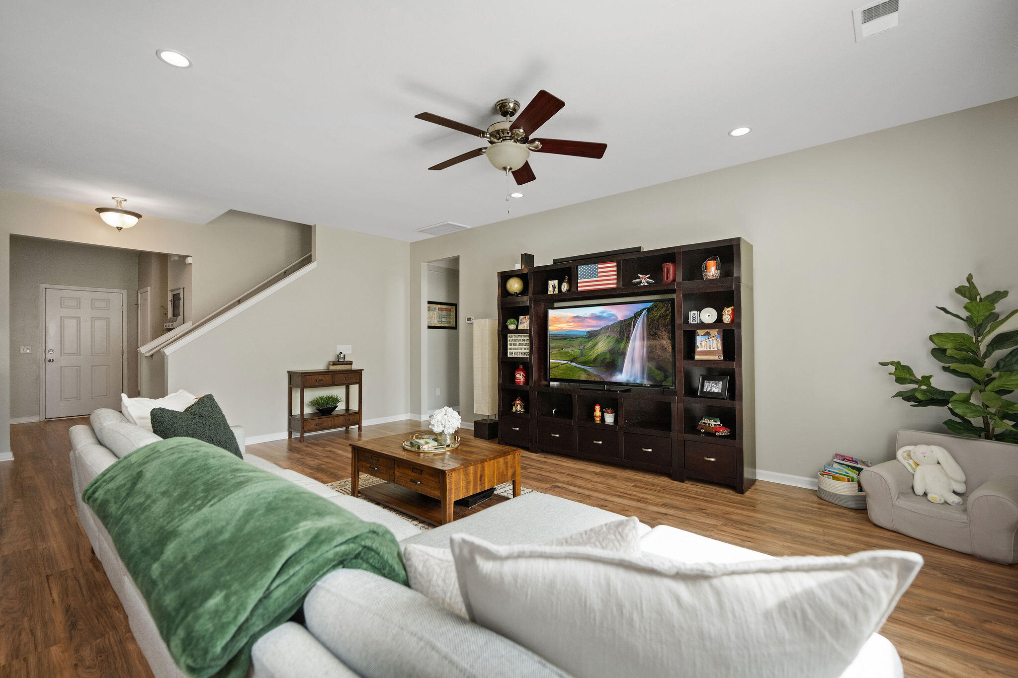 265 Decatur Drive Summerville, SC 29486 - Photo 10 of 58 Living Room