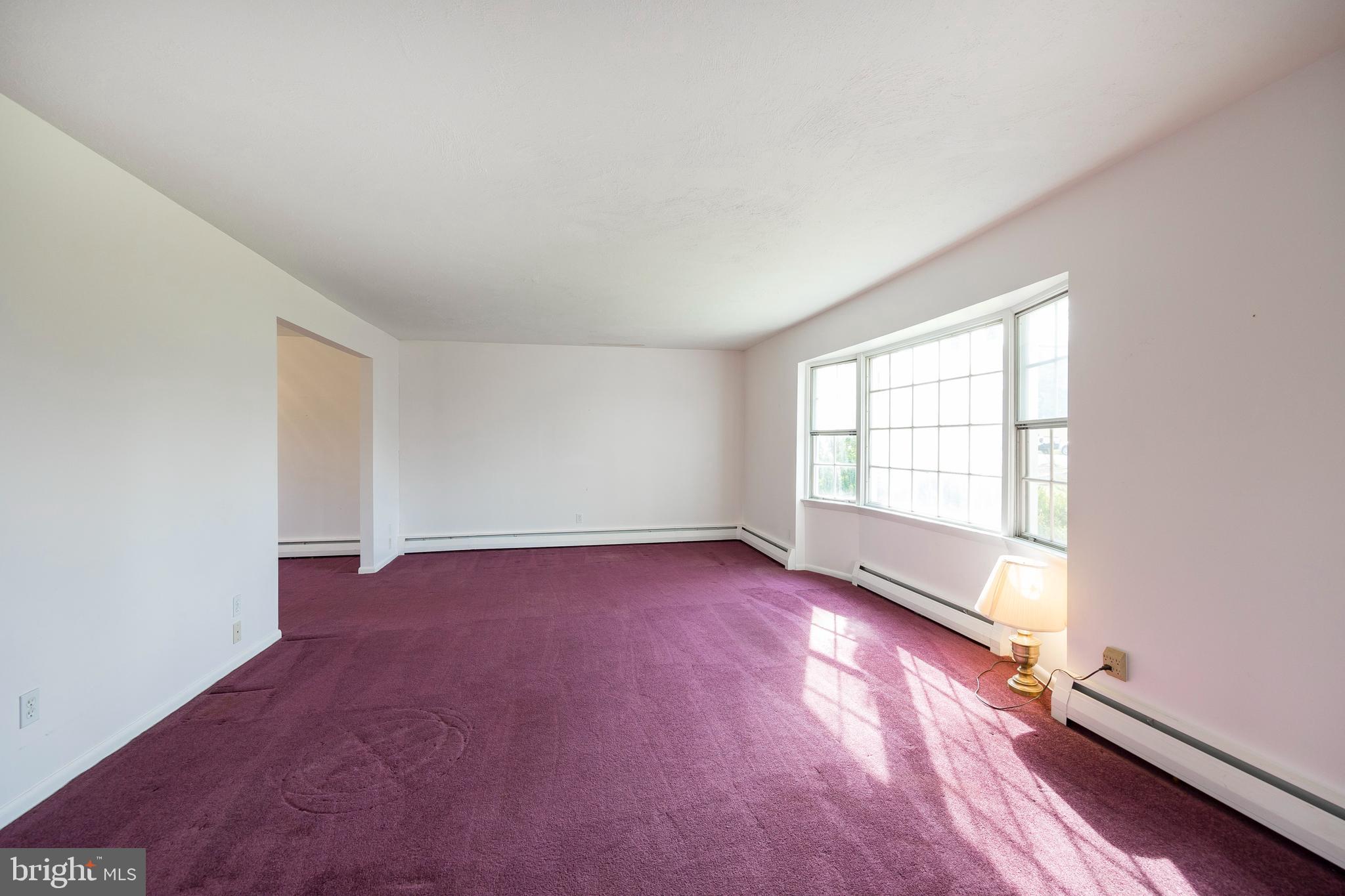211 Manor Road Harleysville, PA 19438 - Photo 8 of 31 Living Room