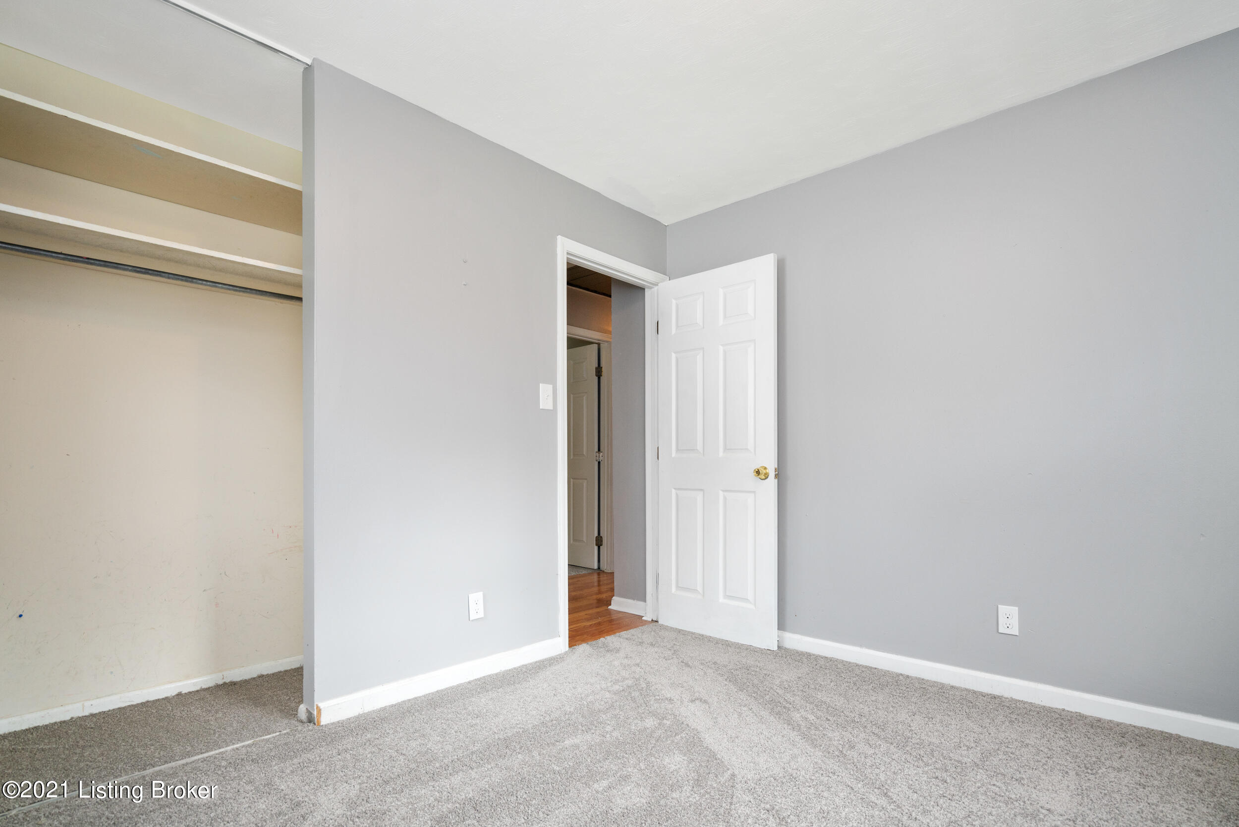 5009 Red Fern Road Louisville, KY 40218 - Photo 24 of 45 5009 Red Fern Road-33
