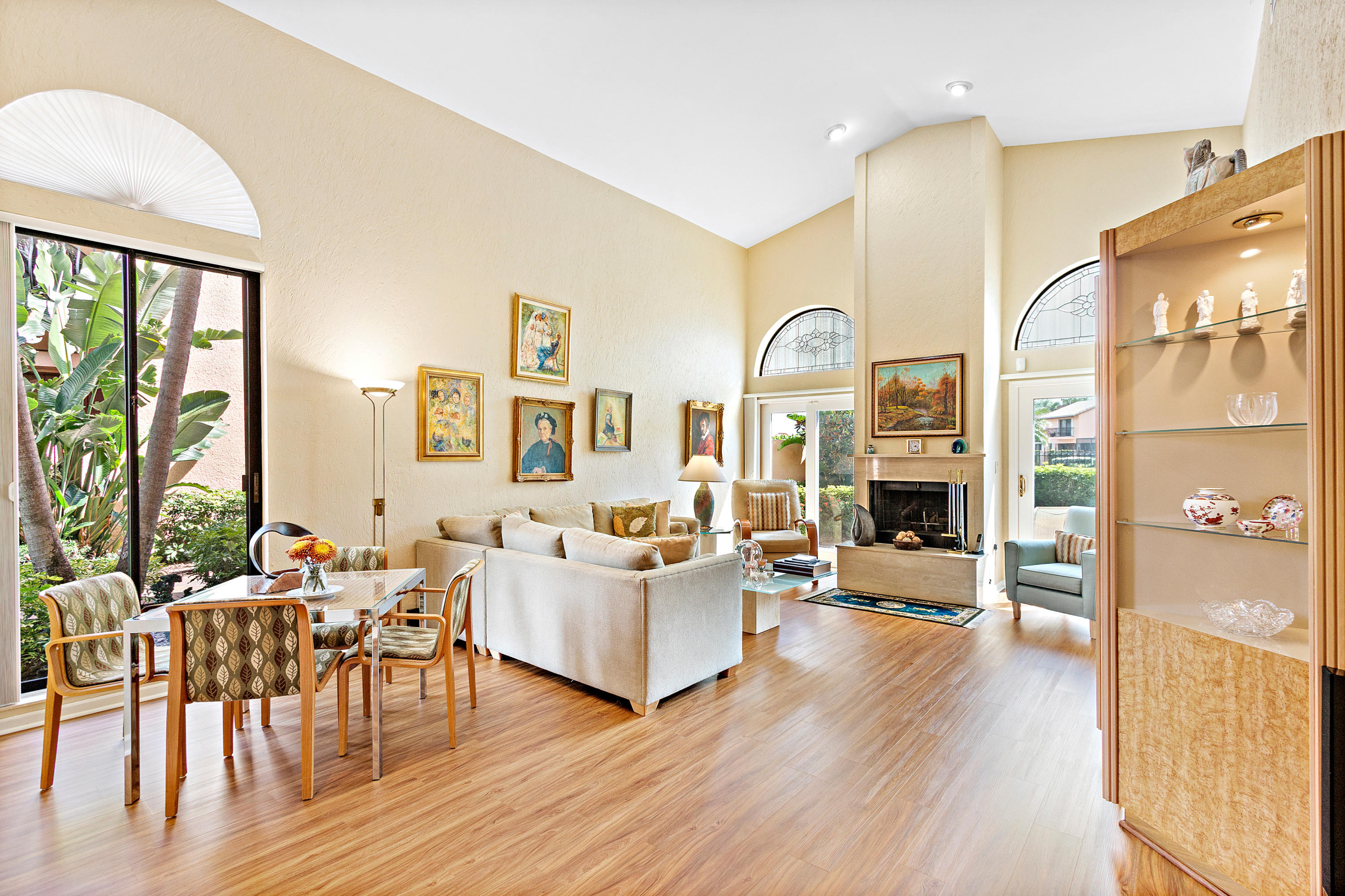6556 Via Benita Boca Raton, FL 33433 - Photo 8 of 36 LIVING RM.