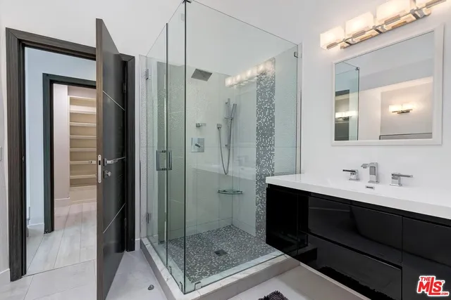 $870,000 | 18730 Hatteras Street, Unit 23, Tarzana, CA 91356