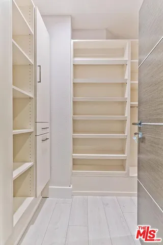 $870,000 | 18730 Hatteras Street, Unit 23, Tarzana, CA 91356