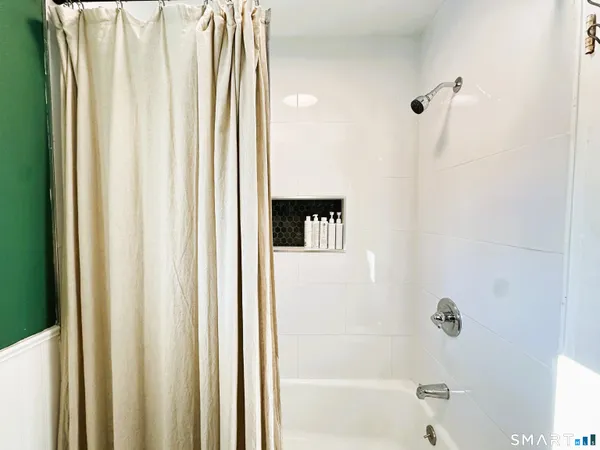 $2,150 | 18 Harry Brook Village, Unit 18, New Milford, CT 06776