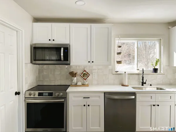 $2,150 | 18 Harry Brook Village, Unit 18, New Milford, CT 06776