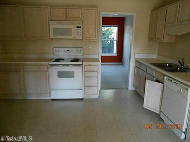 2002 WaterStone Loop High Point, NC 27265 - Photo 3 of 4 Interior Space/Layout.