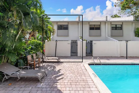 $449,900 | 563 Northeast 7th Avenue, Fort Lauderdale, FL 33301