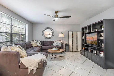 $449,900 | 563 Northeast 7th Avenue, Fort Lauderdale, FL 33301