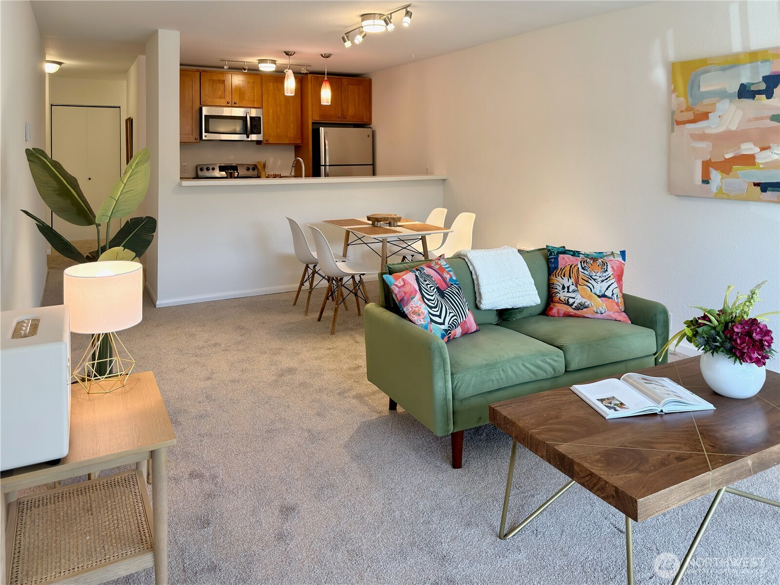 5834 Northeast 75th Street, Unit B202 Seattle, WA 98115 - Photo 1 of 36