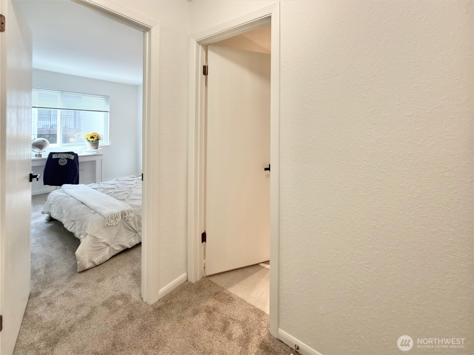 5834 Northeast 75th Street, Unit B202 Seattle, WA 98115 - Photo 14 of 36