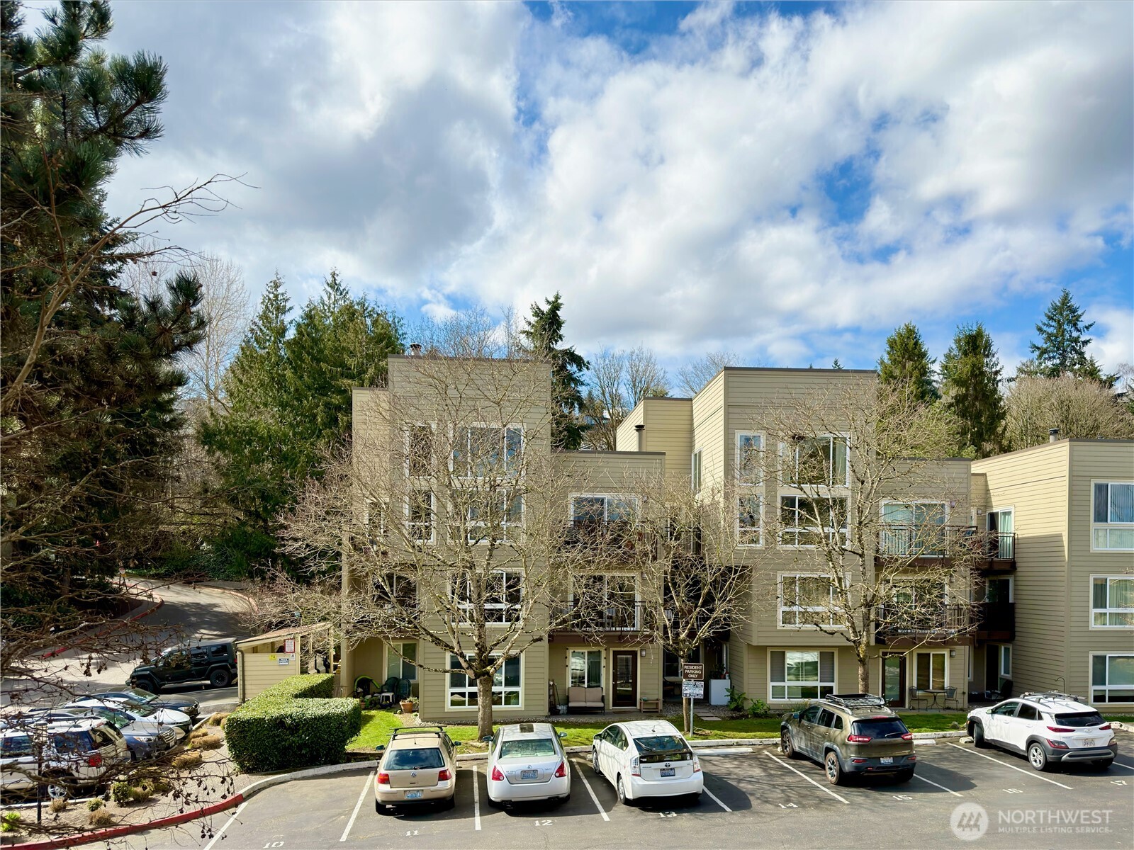 5834 Northeast 75th Street, Unit B202 Seattle, WA 98115 - Photo 2 of 36