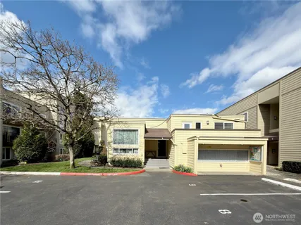 $249,000 | 5834 Northeast 75th Street, Unit B202, Seattle, WA 98115