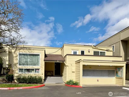 $249,000 | 5834 Northeast 75th Street, Unit B202, Seattle, WA 98115