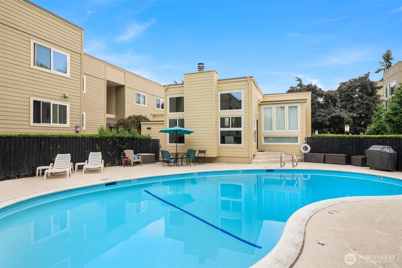 5834 Northeast 75th Street, Unit B202 Seattle, WA 98115 - Photo 25 of 36