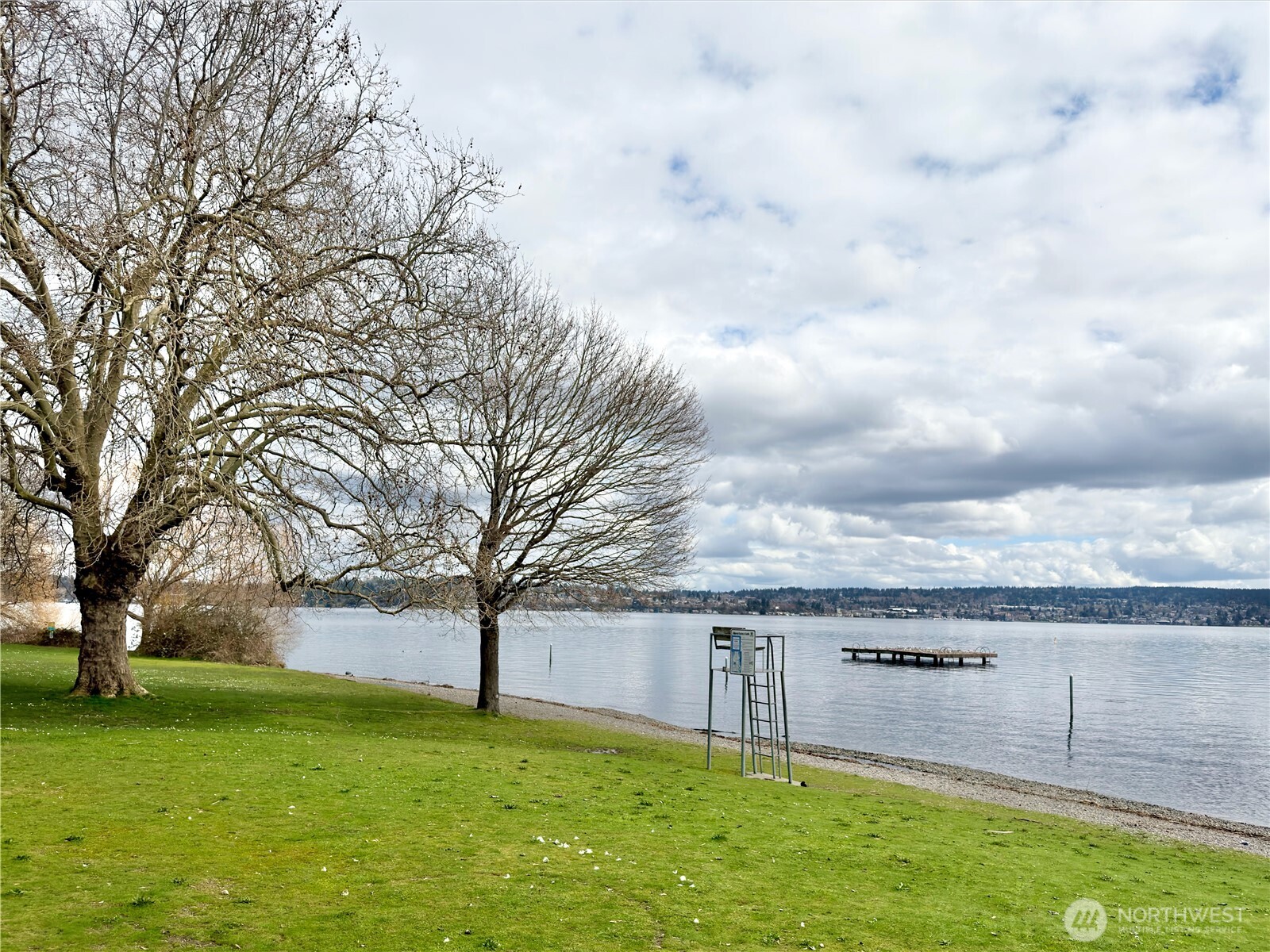 5834 Northeast 75th Street, Unit B202 Seattle, WA 98115 - Photo 32 of 36